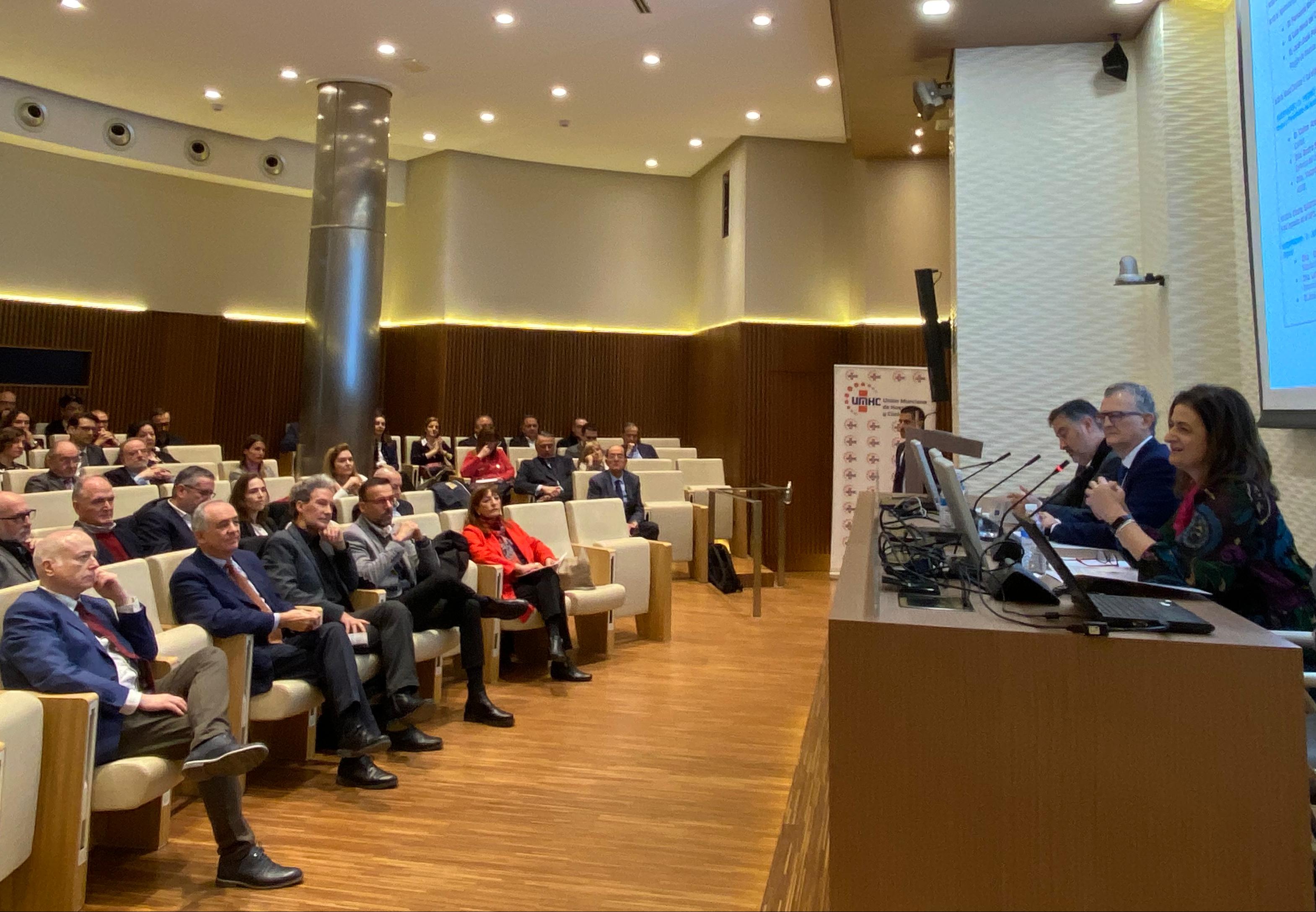 El Consejero De Salud Inaugura Unas Jornadas Sobre La Experiencia Del ...